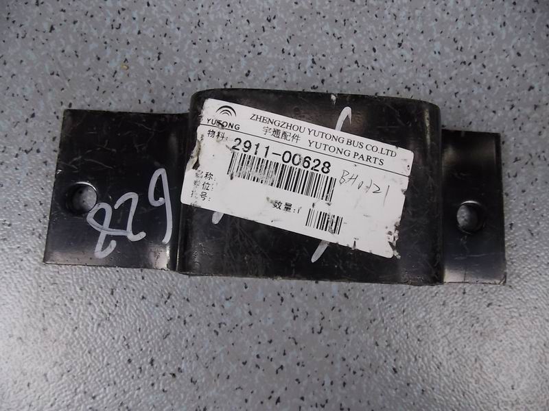 Suspension limit block bracket, bolted, rear suspension right, yes