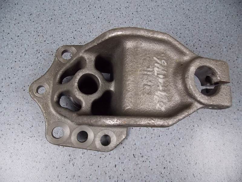 Кронштейн листовой рессоры Φ 30-75