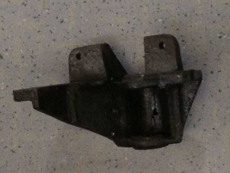 Rear spring hanger bracket-left-1