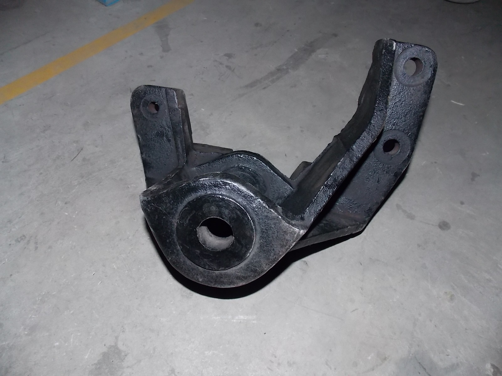 Rear spring hanger bracket-right-2