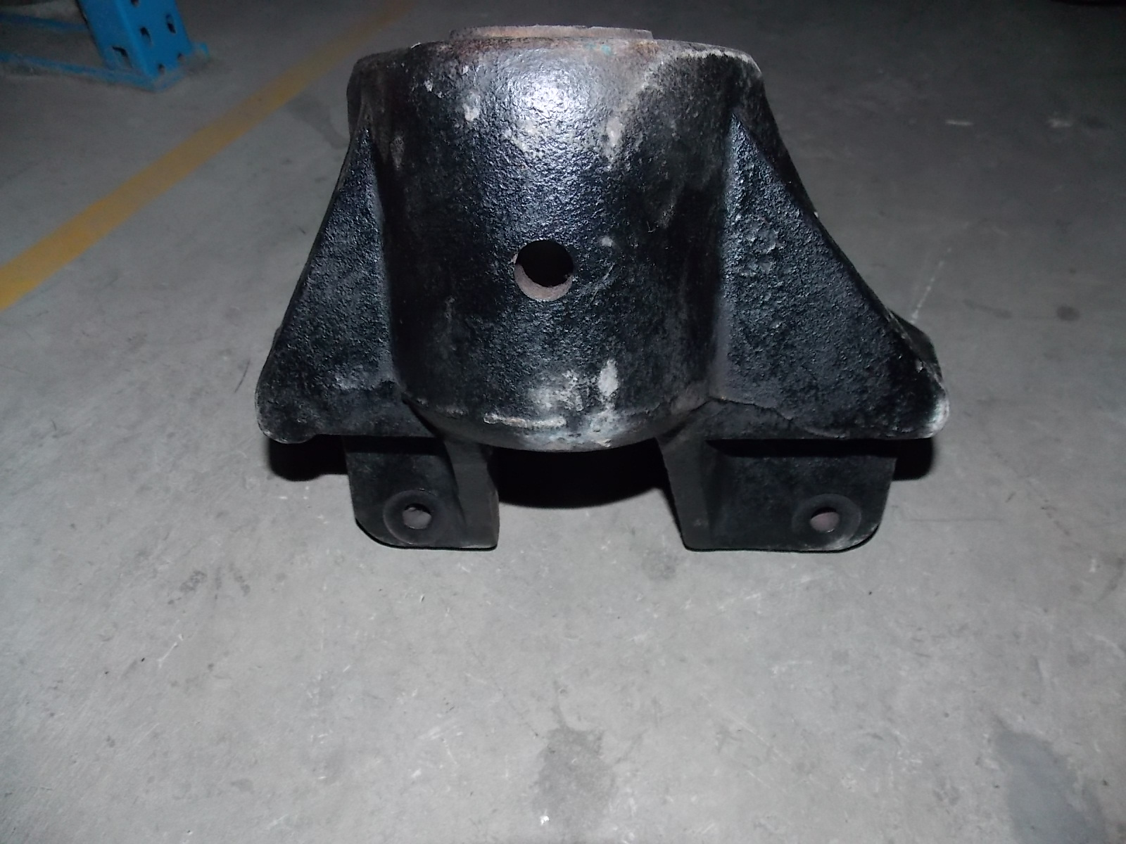 Rear spring hanger bracket-right-3