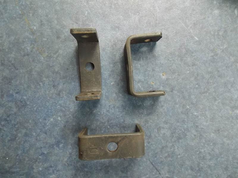 D Rear guide leaf spring bracket