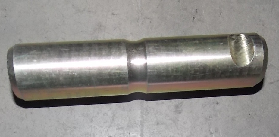 Rear steel plate spring pin
