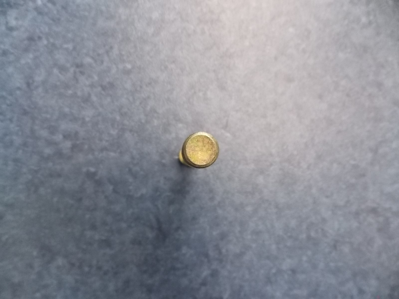 Center bolt-1