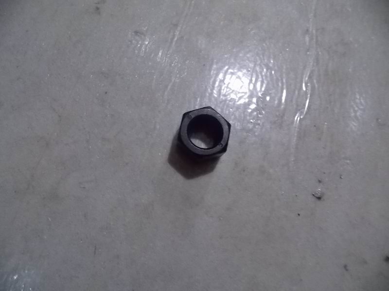 Центральная гайка