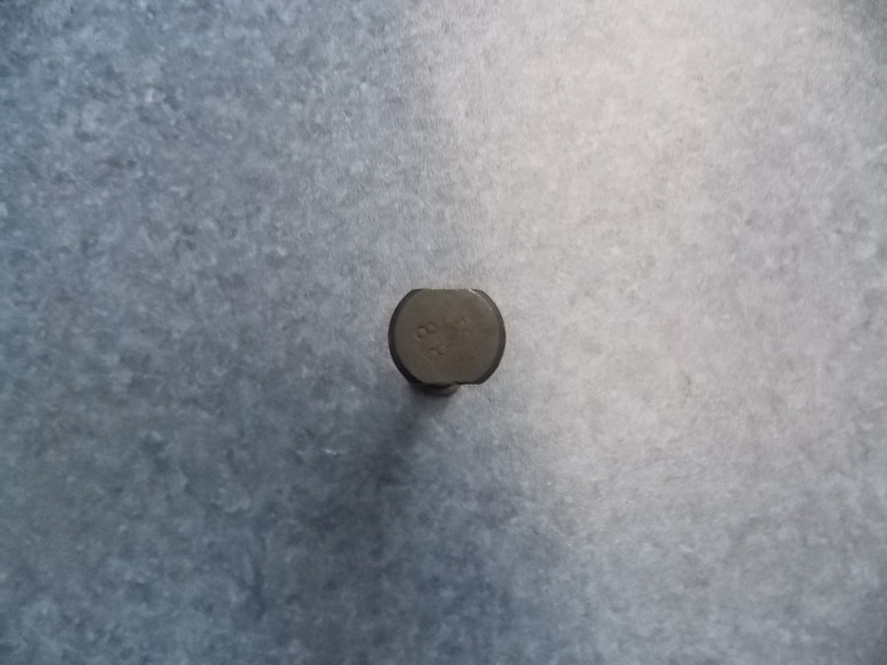 Center bolt-1
