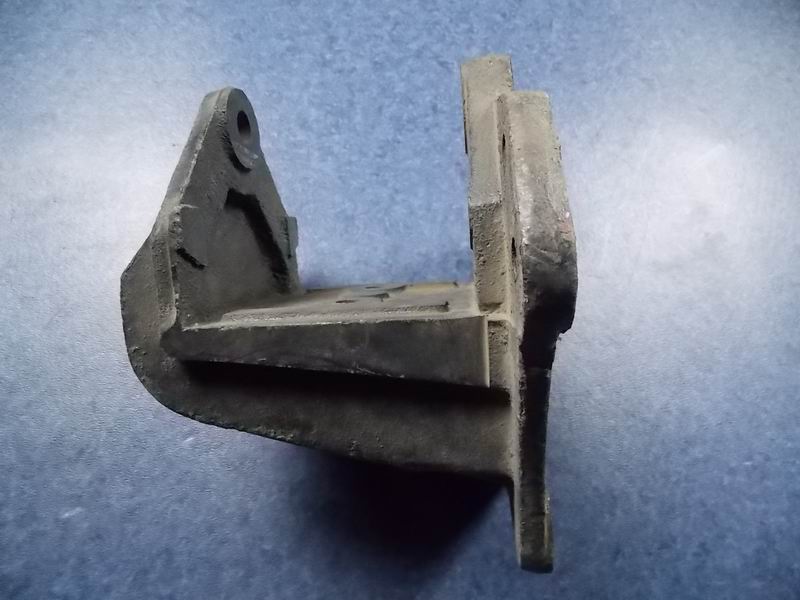 Задний кронштейн задней арки-1