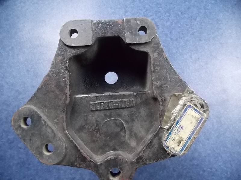 Задний кронштейн задней арки-2