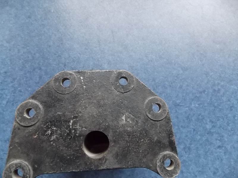 Задний кронштейн задней арки-2