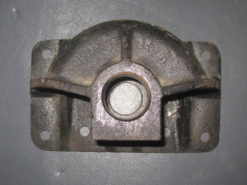 Front bracket of rear bow