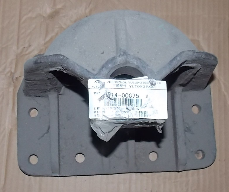 Front bracket of rear bow