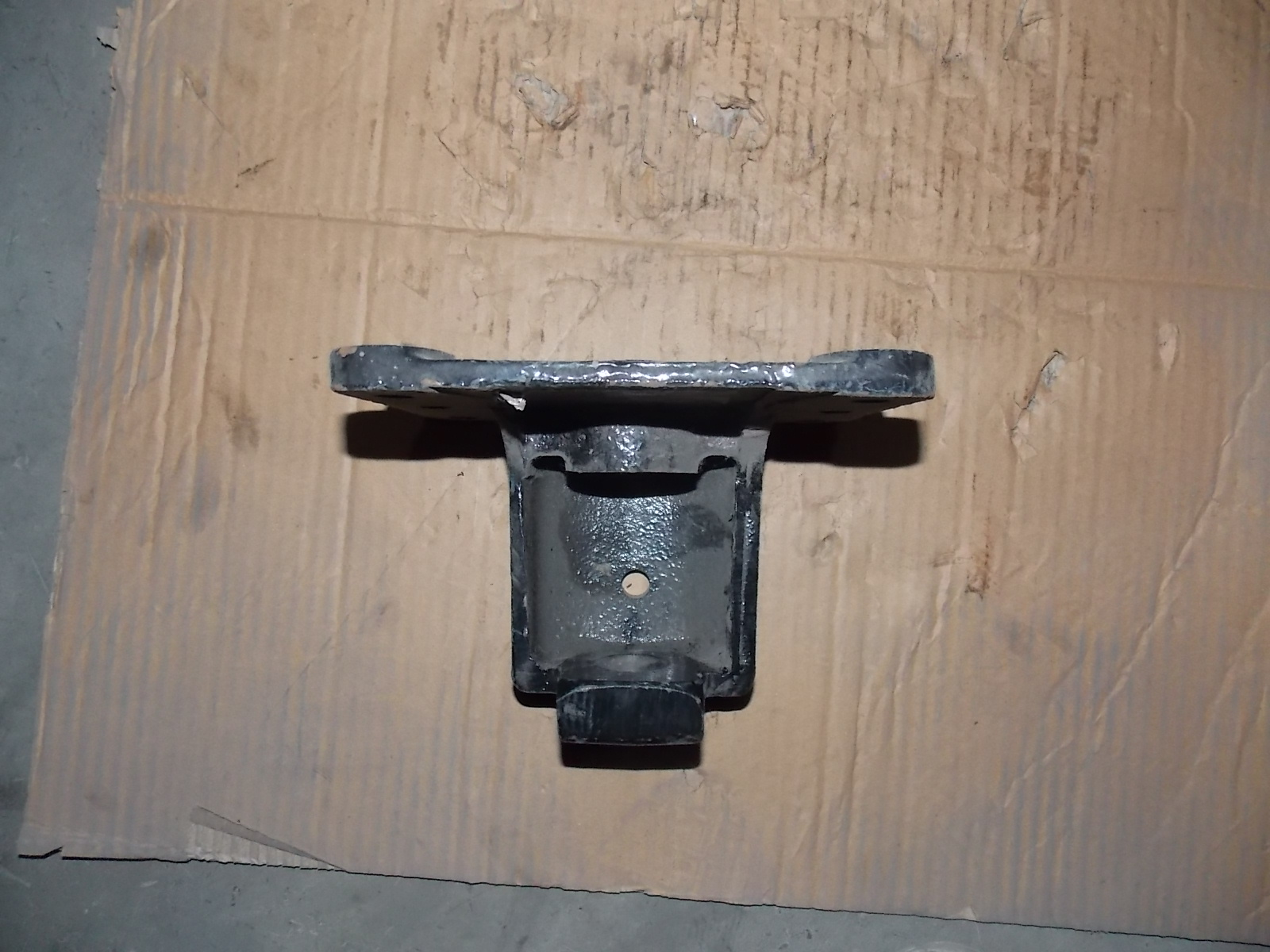 Ear end bracket-rear suspension-1