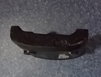 Rear axle upper cover (right)-1