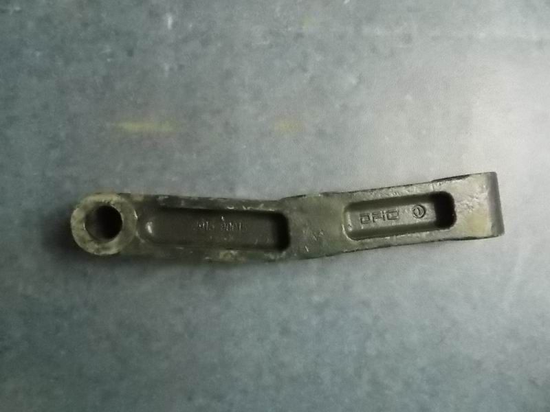 Нижний кронштейн заднего амортизатора-1