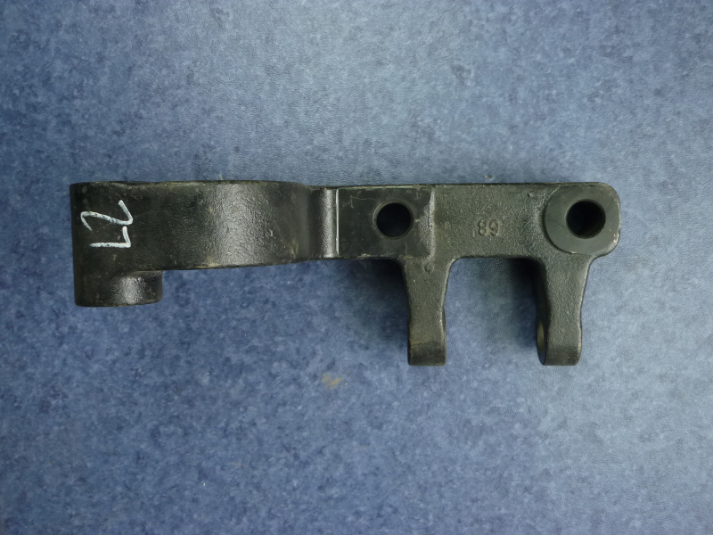 Lower left bracket of shock absorber
