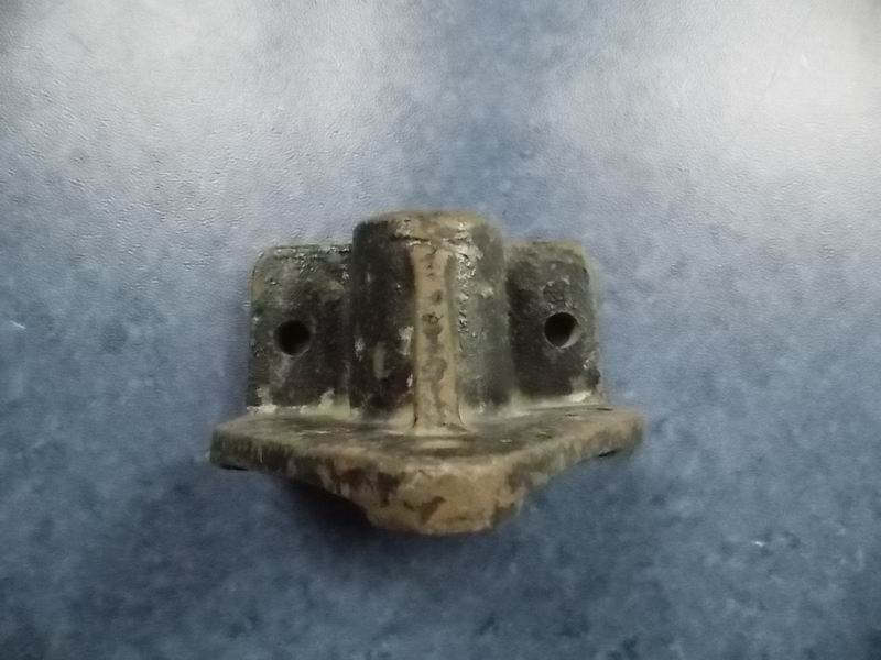 Rear shock absorber upper bracket