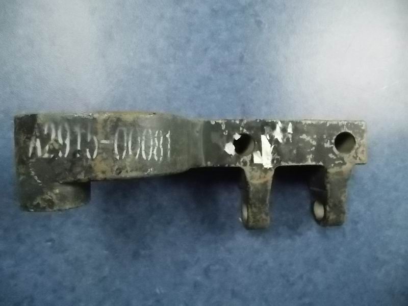 D Lower left bracket of rear shock absorber