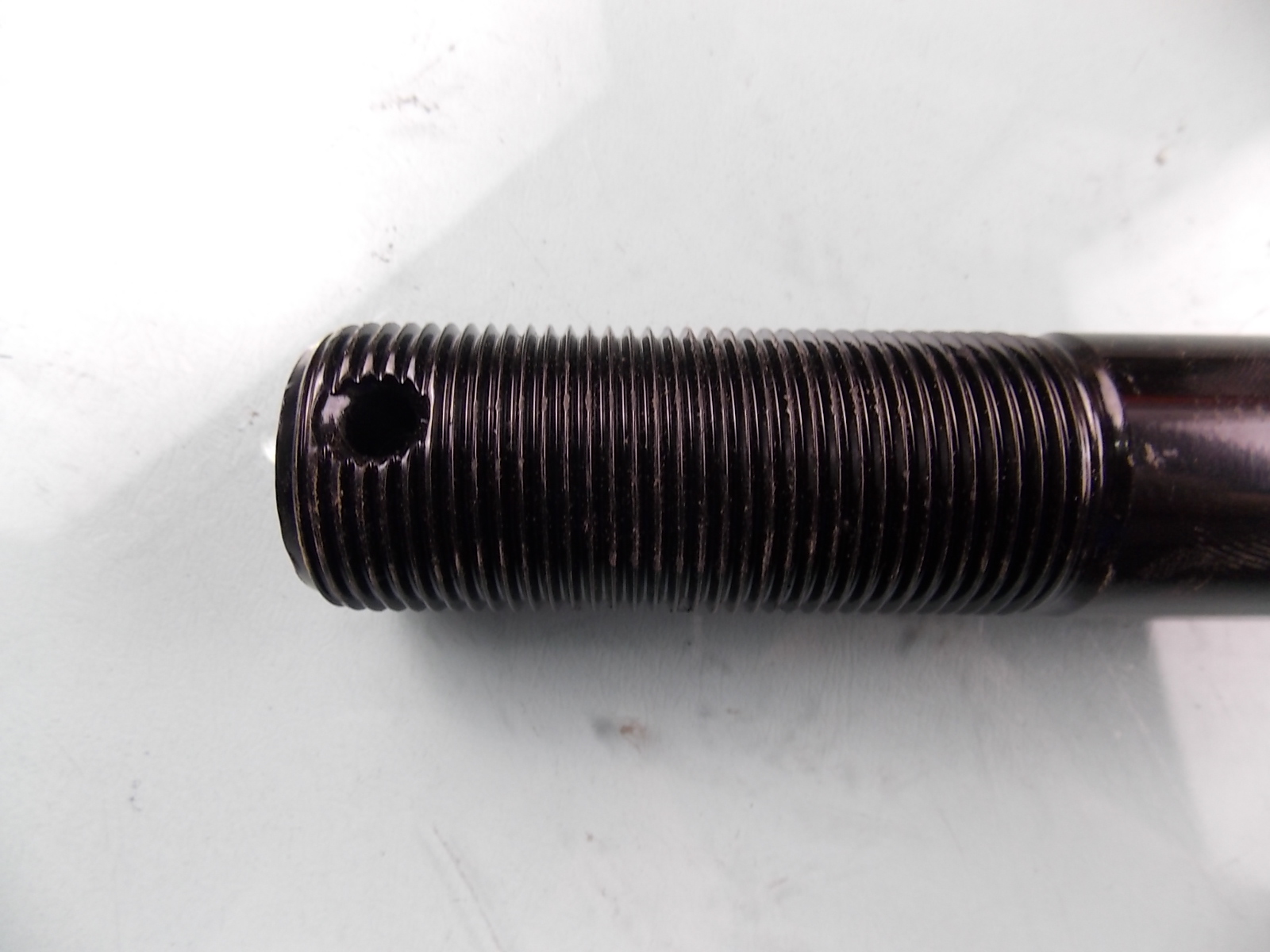 Pin shaft, vibration absorber, M30*2, L=200-2