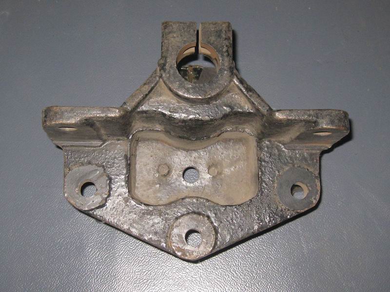 Stabilization rod bracket (round bushing)-5