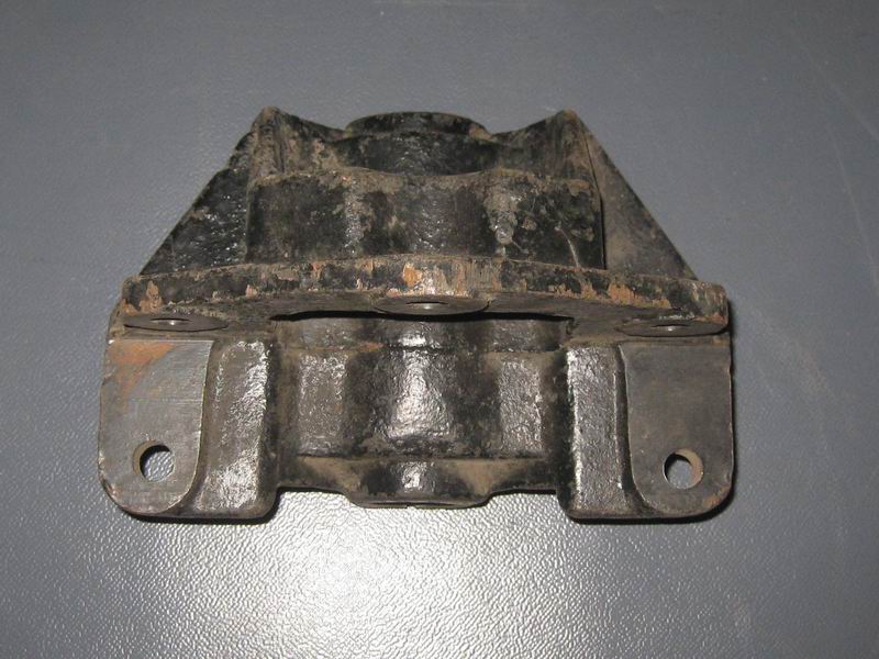 Stabilization rod bracket (round bushing)-6