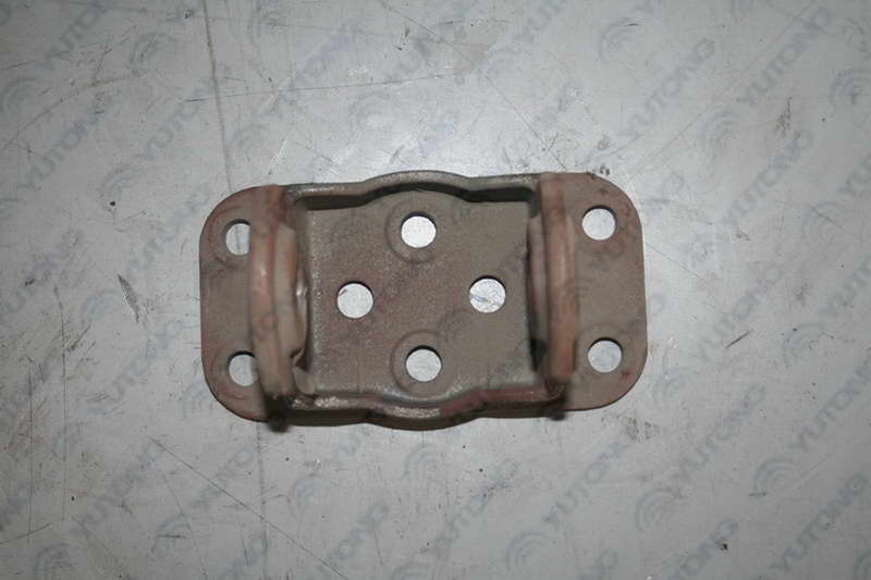 Stabilization rod boom bracket, bolt connection, open gear (74)