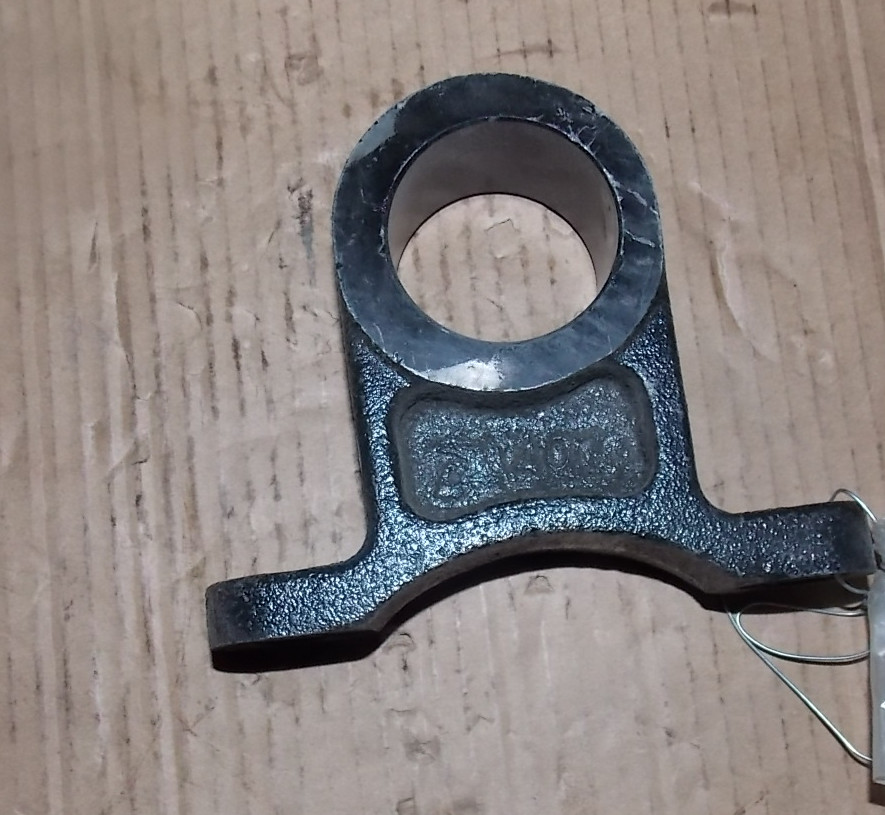 Cross-steady rod boom support