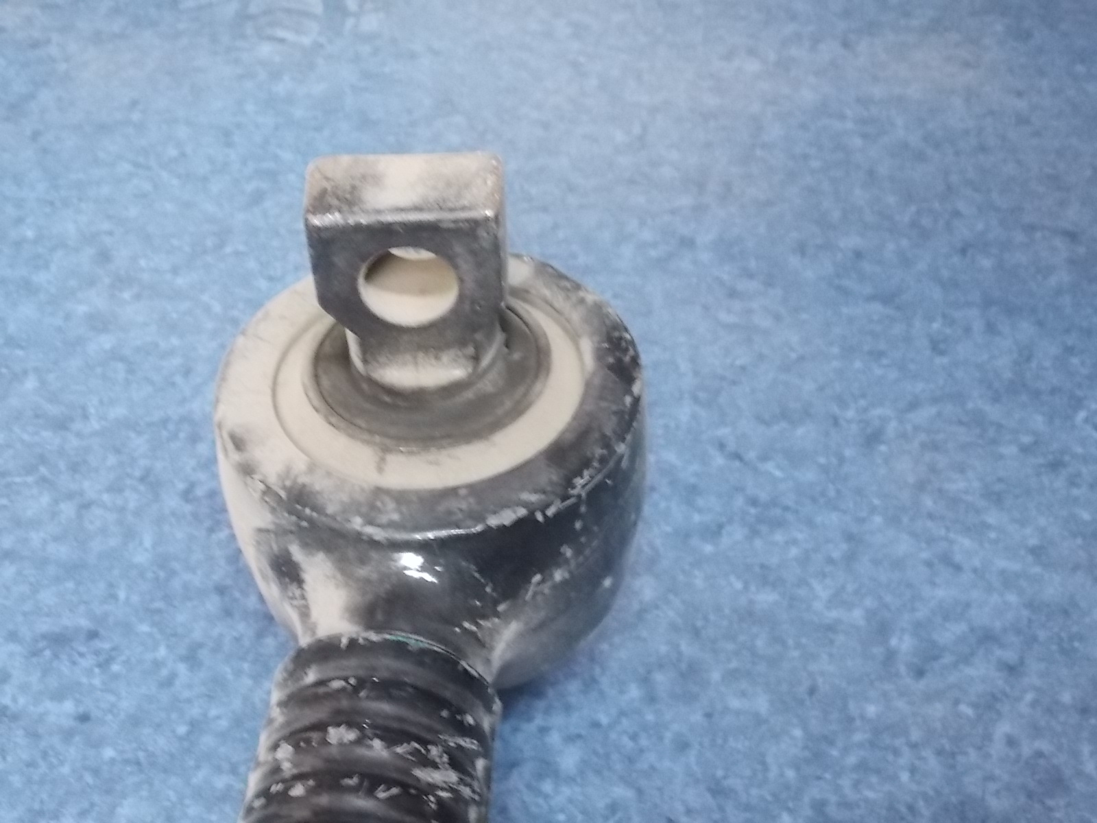 Lower right thrust rod assembly-1