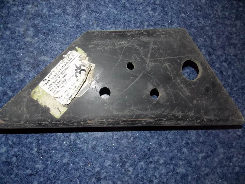 D Правая соединительная пластина передней подушки безопасности