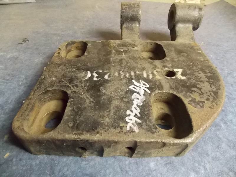 D Front spring left cover plate-2