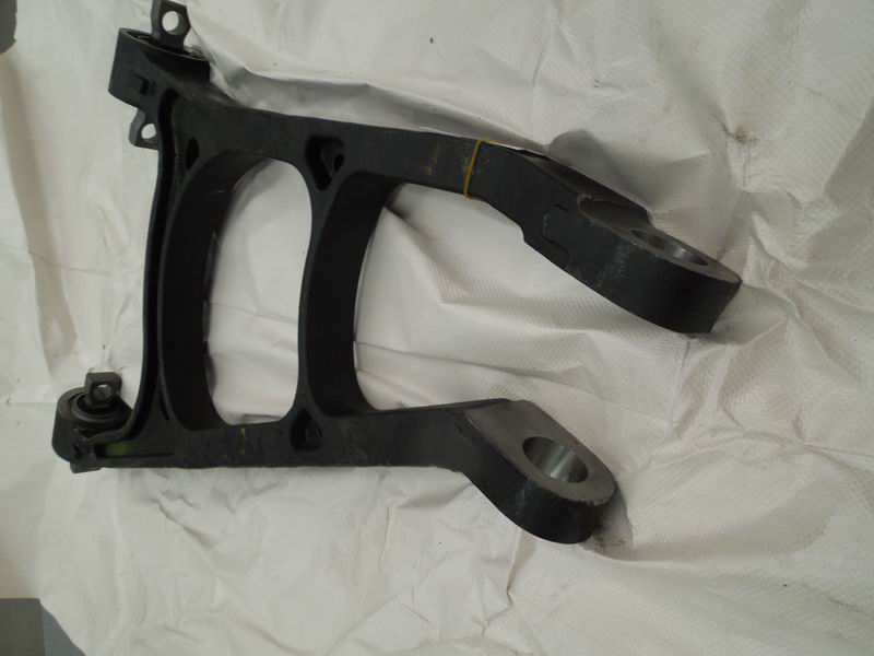 Control arm assembly, bottom, L=674,7.5t-2