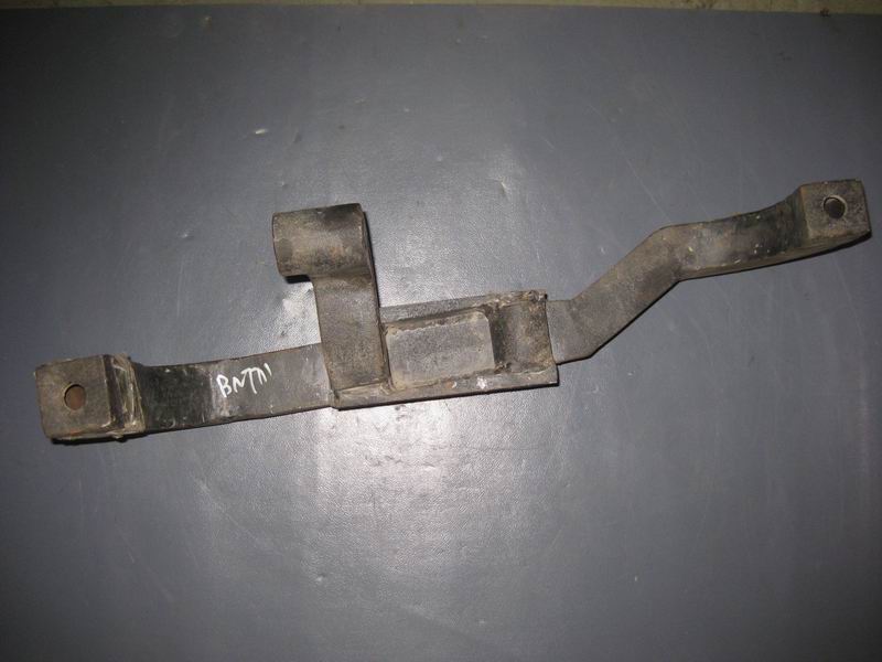 D нижний правый кронштейн подушки безопасности-1