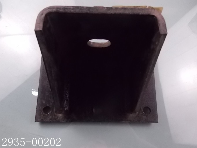 D Верхний кронштейн задней подушки безопасности (процесс 20 ); без краски