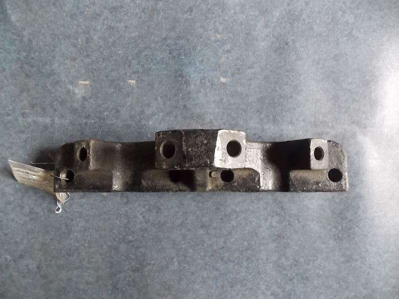 D Thrust rod bracket; B=130; A=57°-1