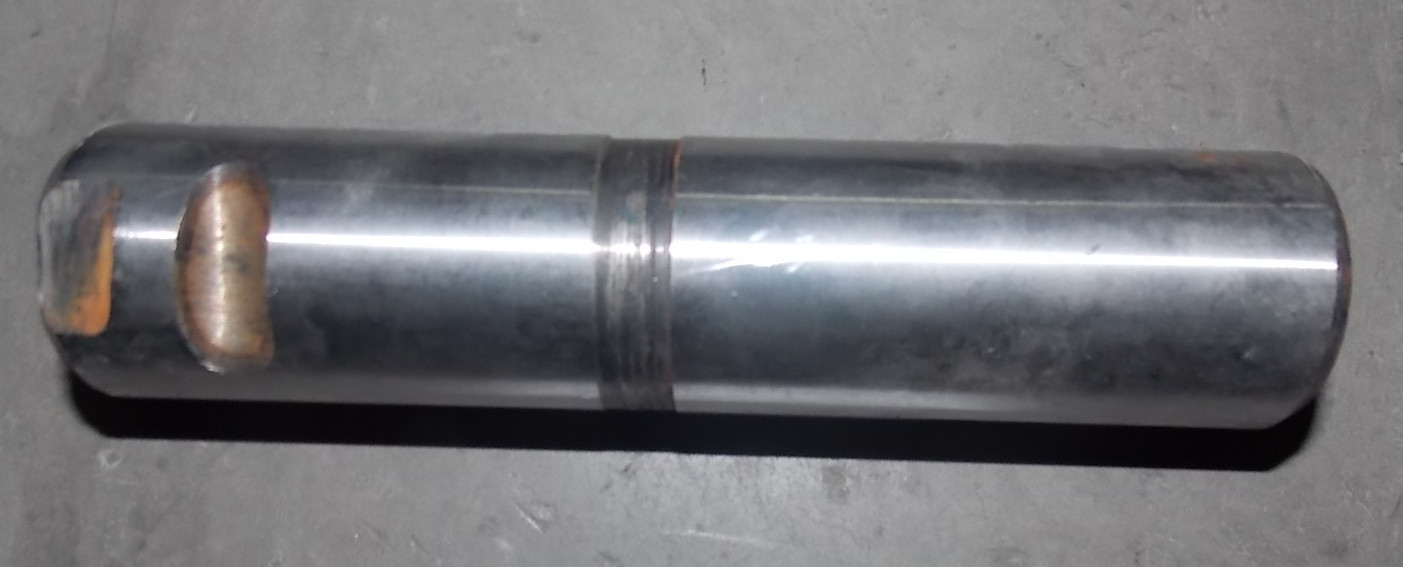 Steel leaf spring pin-fixed end