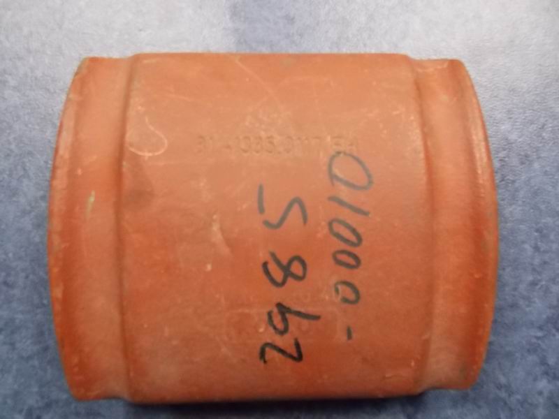 Rear axle upper cover-left