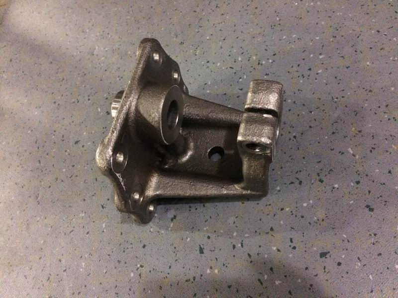 Кронштейн крепления листовой рессоры (Φ 30-75 ); без краски-1