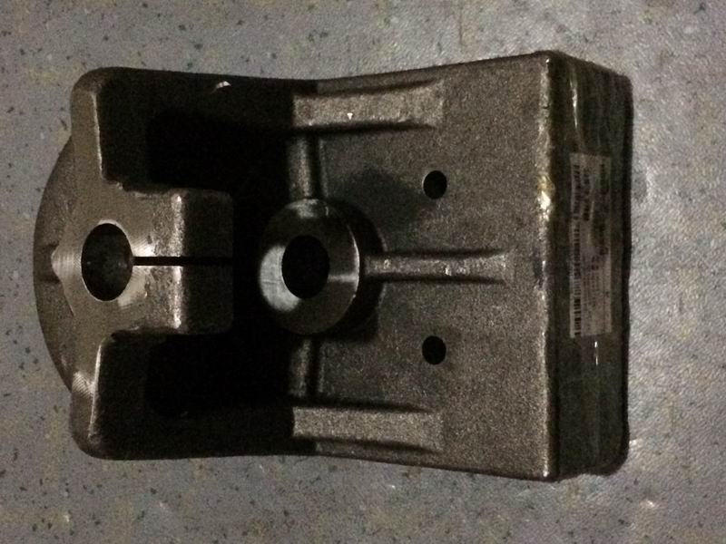 Front steel plate spring fixed end bracket