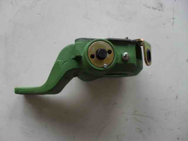 Левый рычаг автоматической регулировки-2