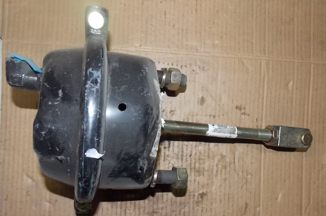 D Right front brake compartment