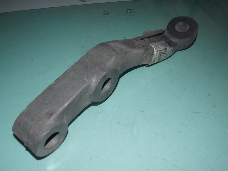 Steering joint arm