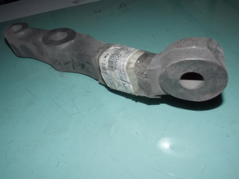 Рычаг рулевого шарнира-1