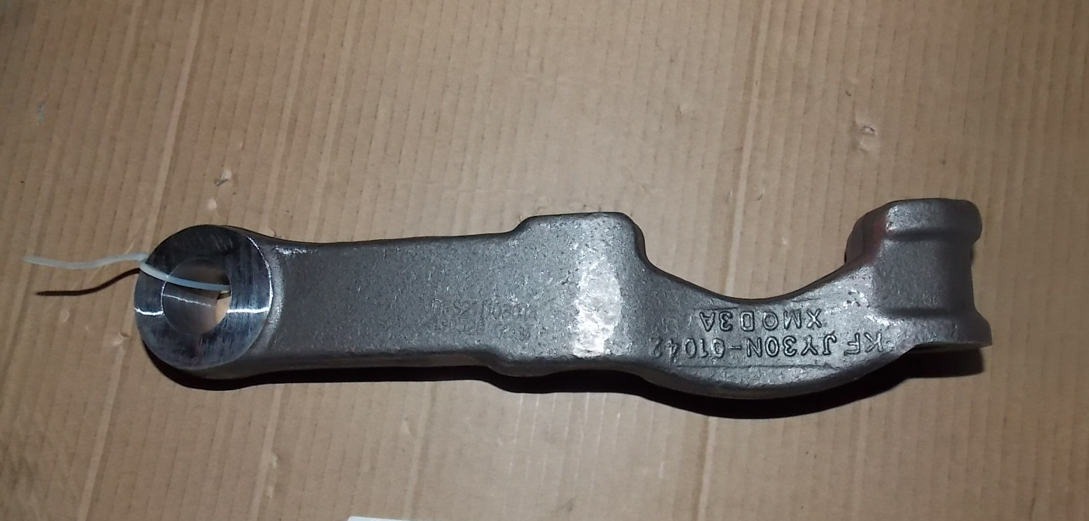 Right cross-lever arm