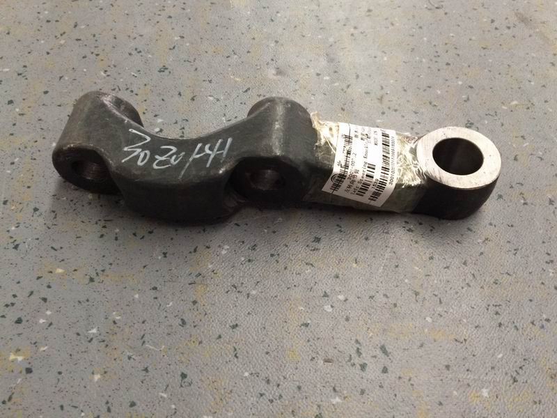 Left horizontal pull rod arm