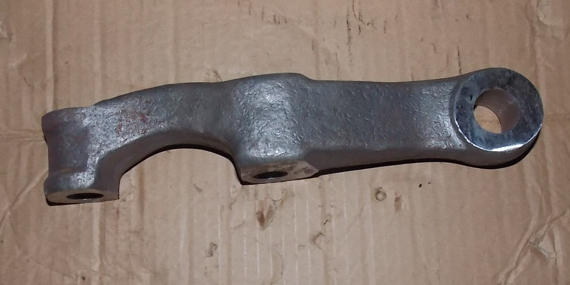 Left horizontal pull rod arm