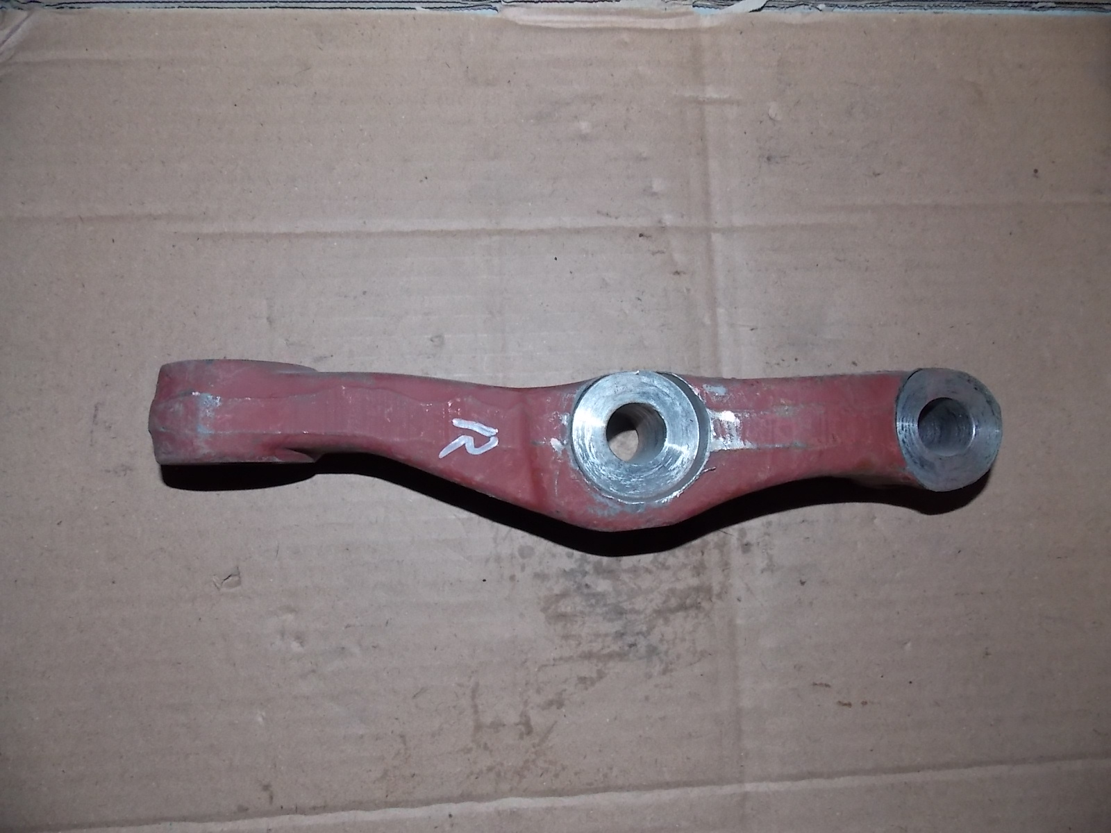 Правый поперечный рычаг-2