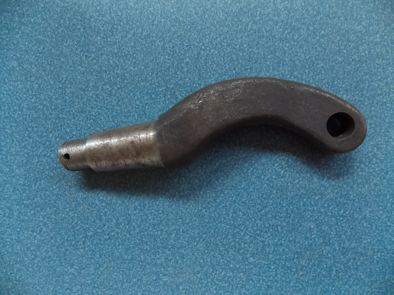 Left horizontal pull rod arm