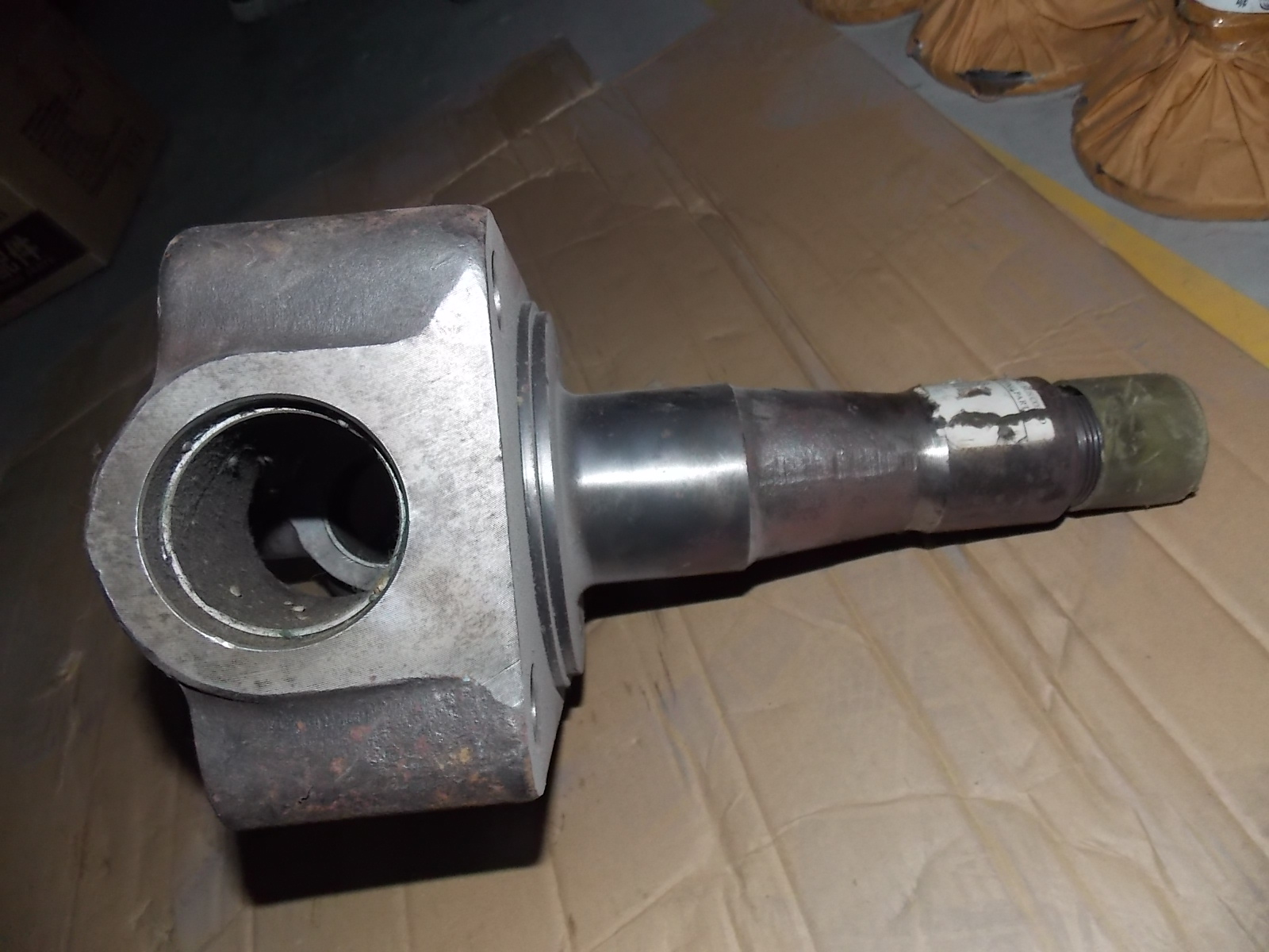 Поворотный кулак правый в сборе-2