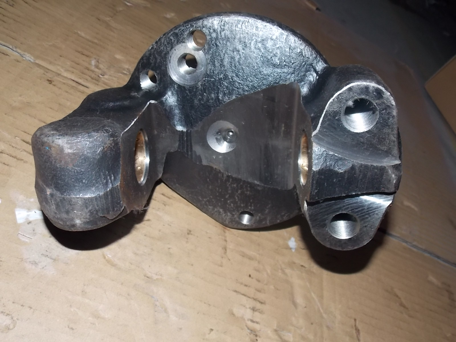 Поворотный кулак правый в сборе-2