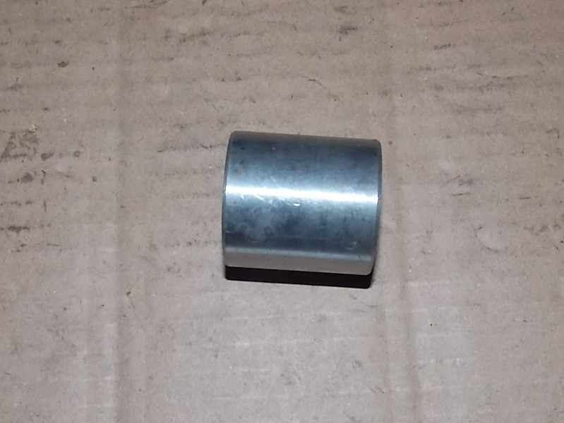 King pin bushing-bottom