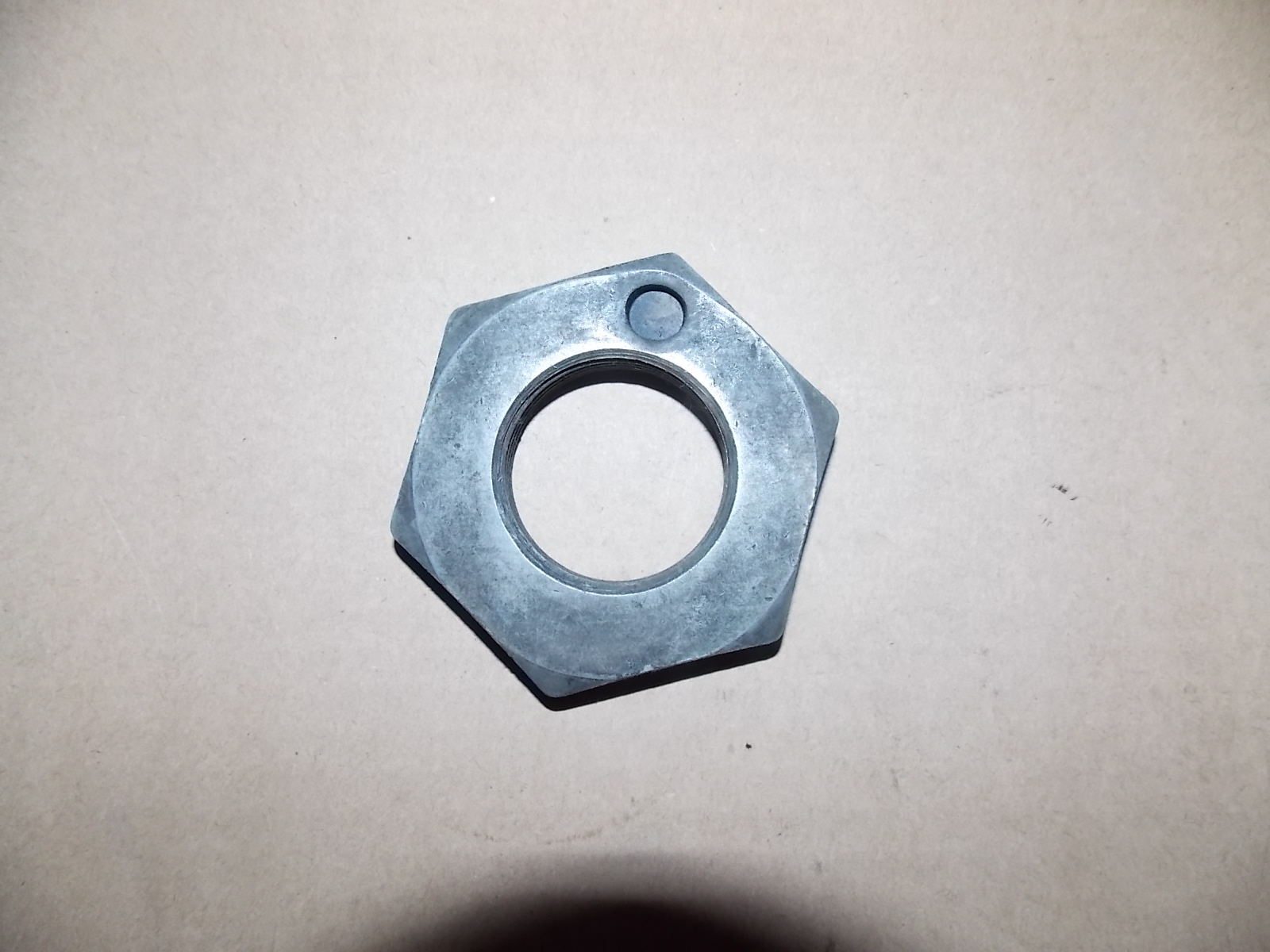 Adjust nuts in the steering joint; use repair bag 3103-00525-1